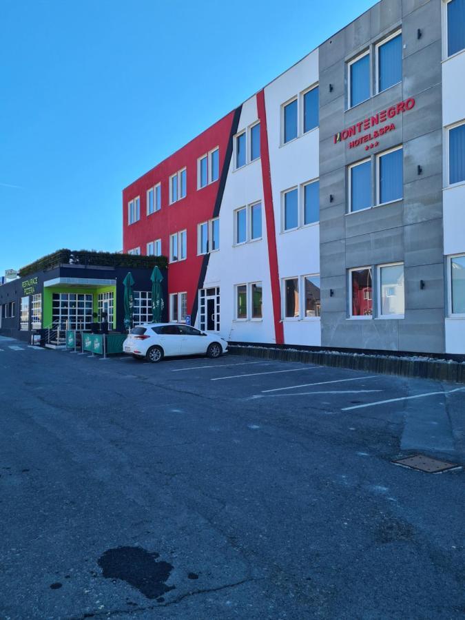 Bruntál Hotel Montenegro מראה חיצוני תמונה