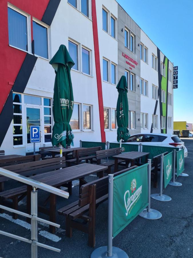 Bruntál Hotel Montenegro מראה חיצוני תמונה