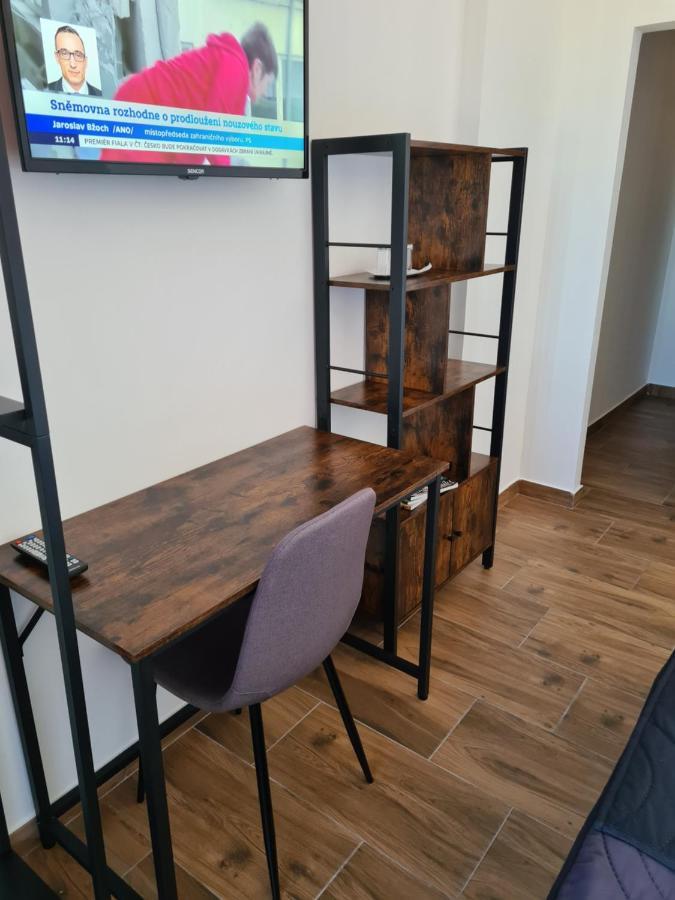 Bruntál Hotel Montenegro מראה חיצוני תמונה