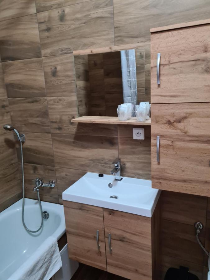 Bruntál Hotel Montenegro מראה חיצוני תמונה