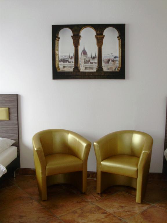 Bruntál Hotel Montenegro מראה חיצוני תמונה